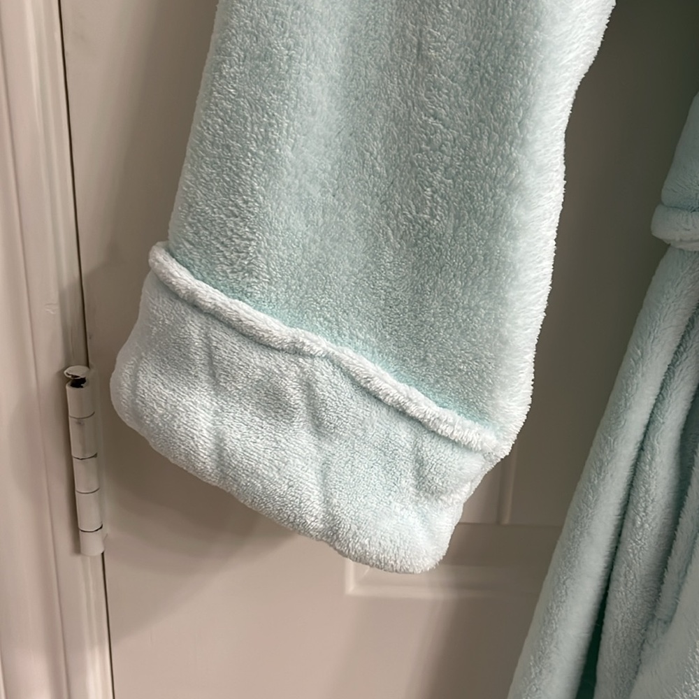 Light Blue Quilted Robe - Picture 4 of 5